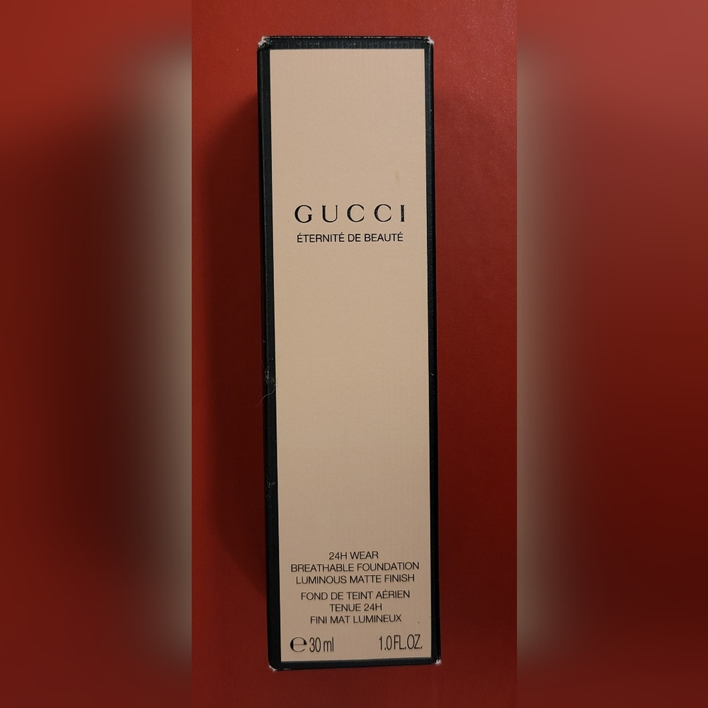 1 Gucci Éternité de Beauté foundation